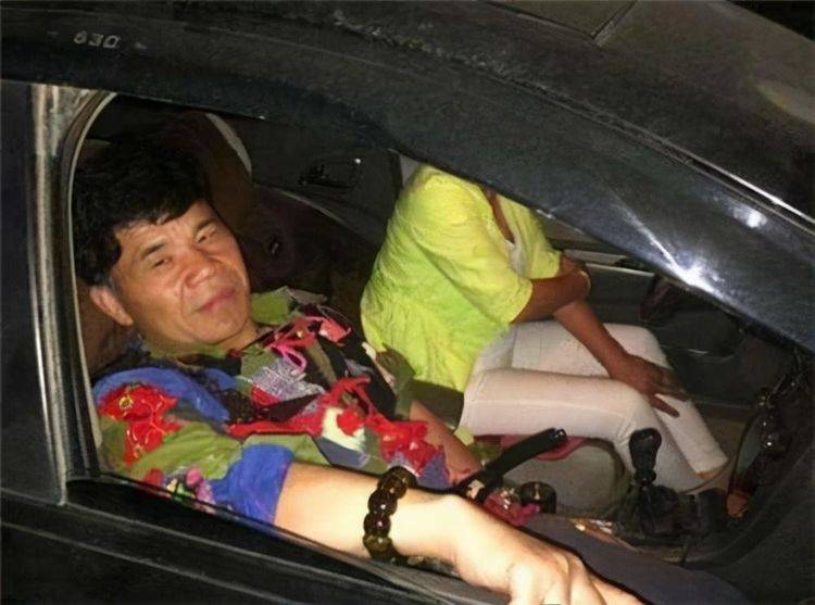 "职业乞丐"宋天福:把乞讨当成事业,现身家千万娶1米7漂亮妻子