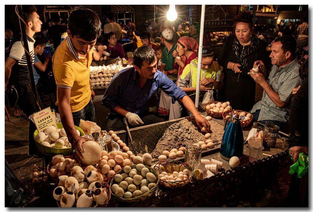 喀什古城夜市南疆风情集萃之地嗜肉者的天堂