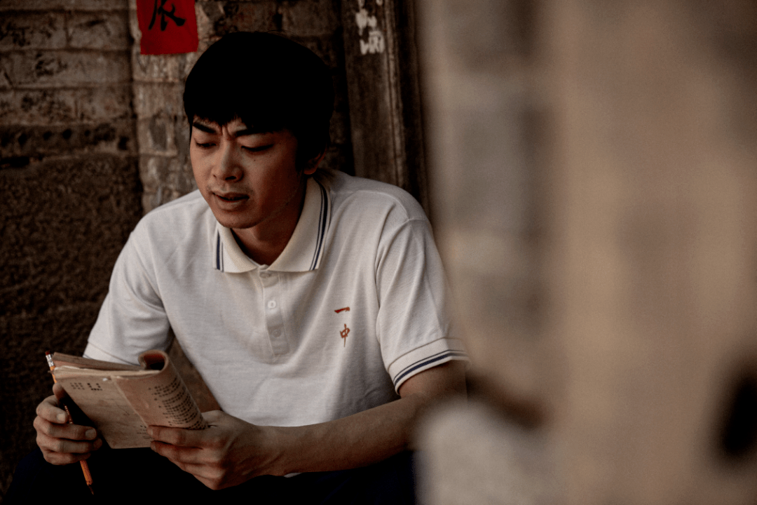 描写乡村教师的电影-《此生有约》未上映竟受热传?这位河南教师火了