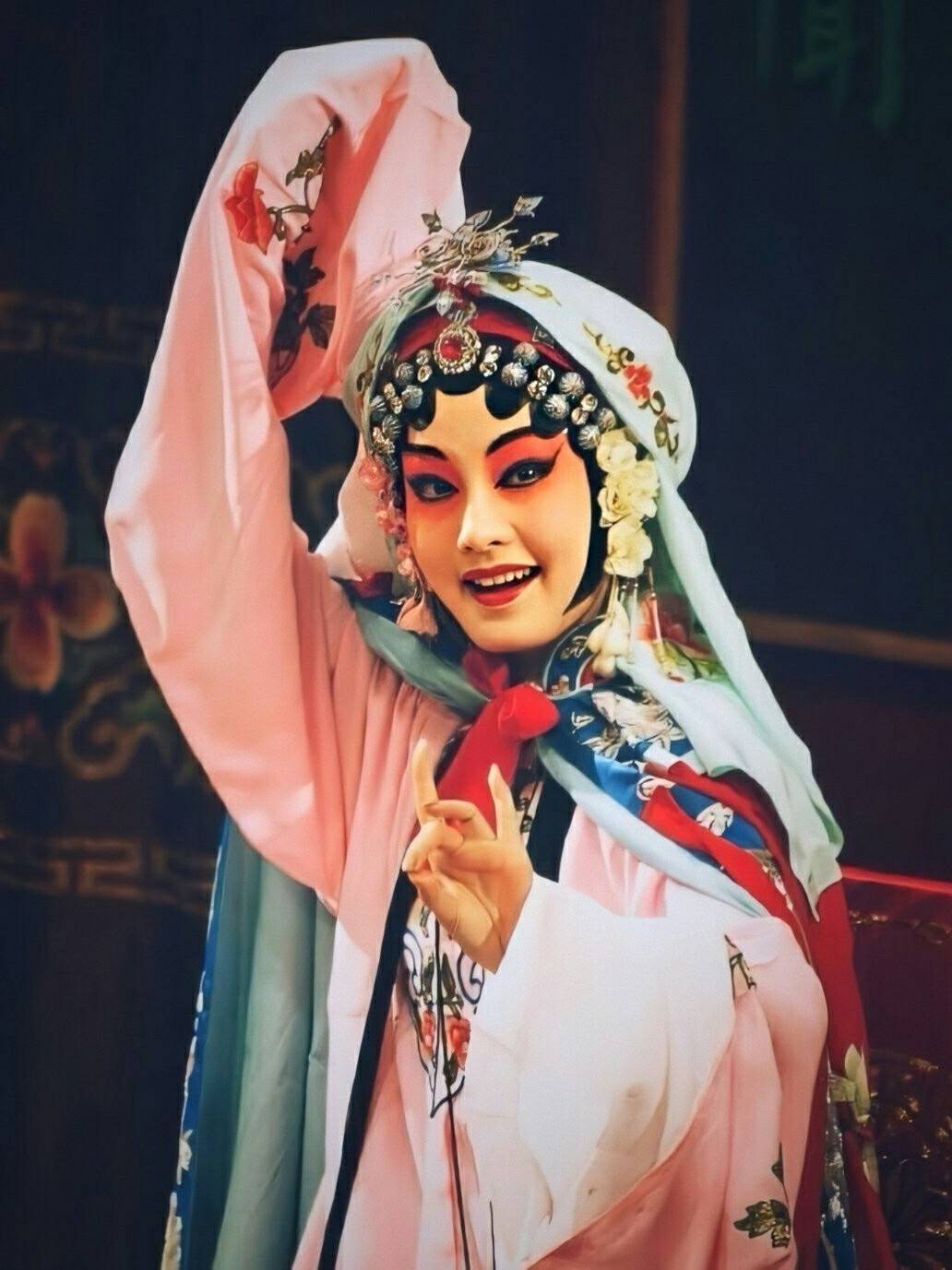 原创搭档肖战黄景瑜窦骁四剧待播李沁又接拍新剧亲爱的你与张一山合作