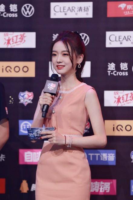 灵儿踢到铁板了,借笑影来抬高久诚,真当ag粉丝是摆设?