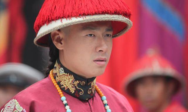 除了十三爷,此人是雍正最心疼的弟弟,刚即位便给他一顶铁帽子王