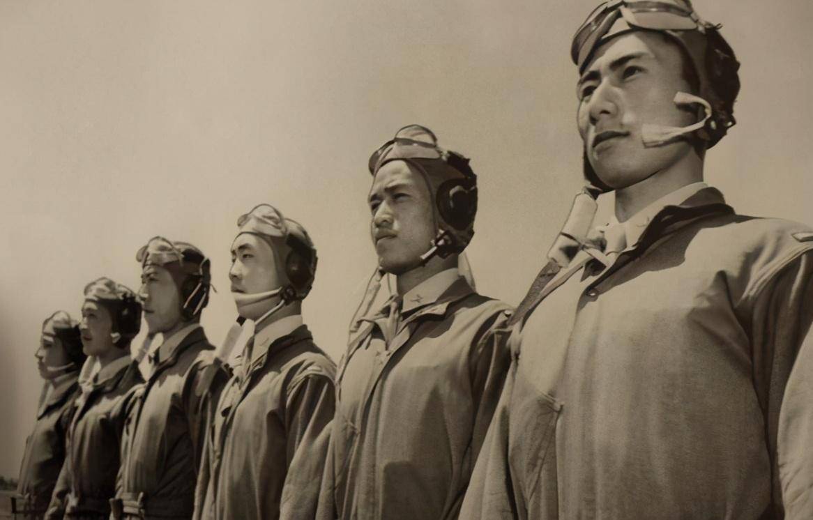 抗战初期的中国空军,装备那么落后,是怎样与日寇争夺制空权的?