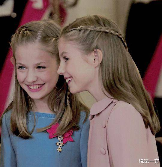 西班牙莱昂诺尔公主和索菲亚公主姐妹情深 同款表情很是吸睛