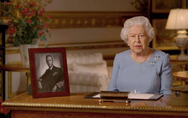 至于英格兰女王的祖母,一旦她退位以后,英国王室将失去一位经典的时尚