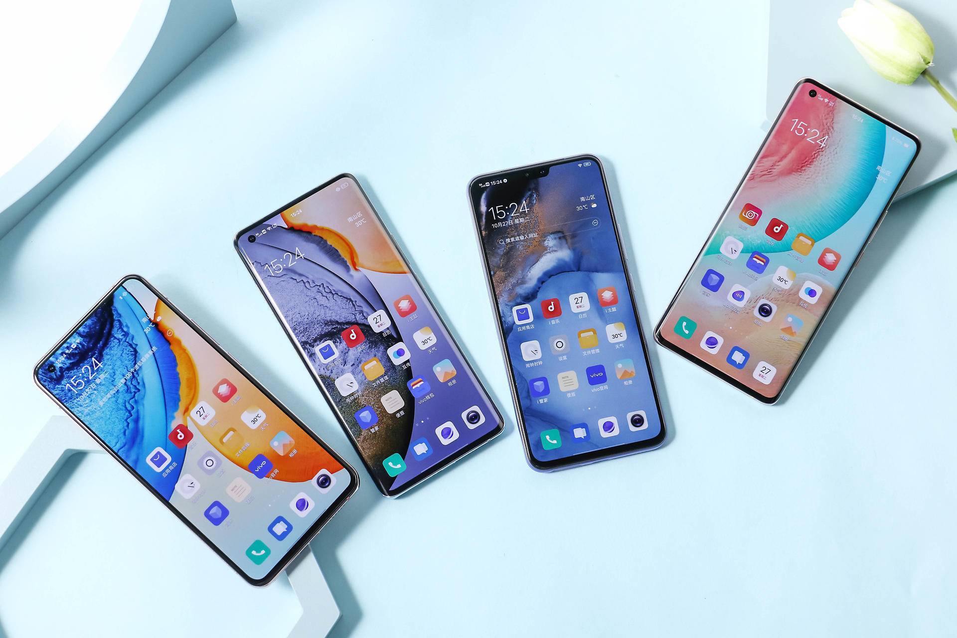 (从左至右:vivo x50,vivo x50 pro,vivo s7,vivo x50 pro )如今这四款