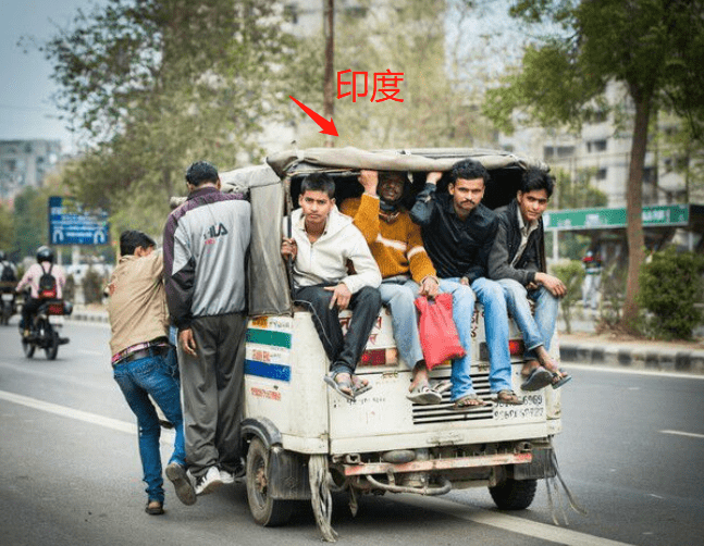 洛阳惊现"印度式"三轮车,臂力越强越安全,不重罚都不好意思