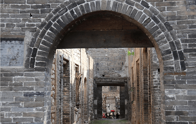 河北何家大院:大院仍在后人难寻,有钱人难逃"富不过三代"魔咒?