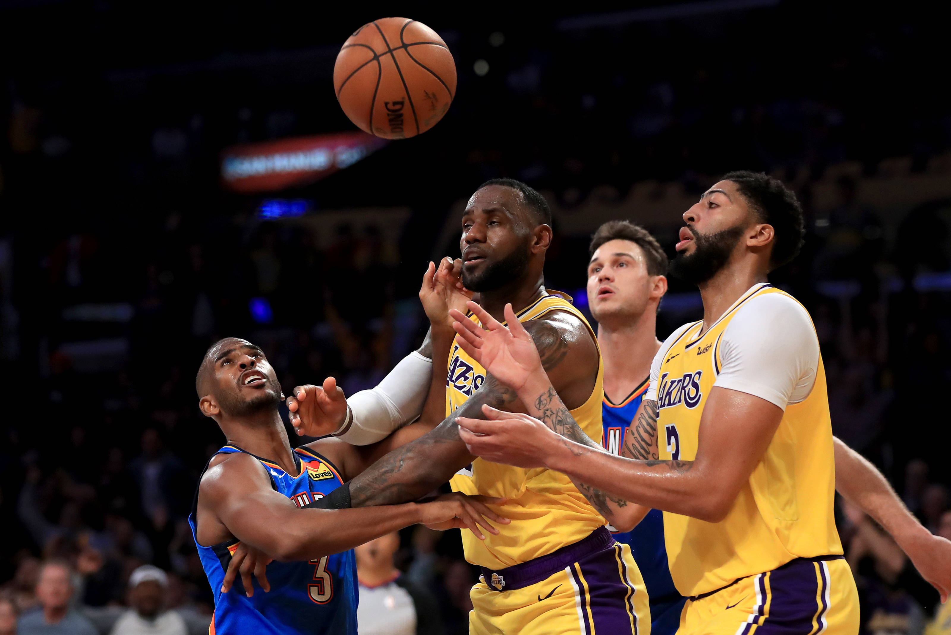 北京时间11月2日,美媒lakeshowlife针对湖人2020年休赛期的操作进行了