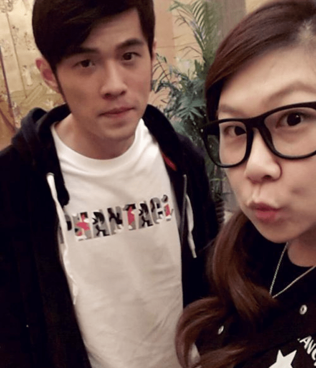 大妮真名李凤妮,是一个胖胖的姑娘,她原本只是周杰伦的粉丝,靠着追星