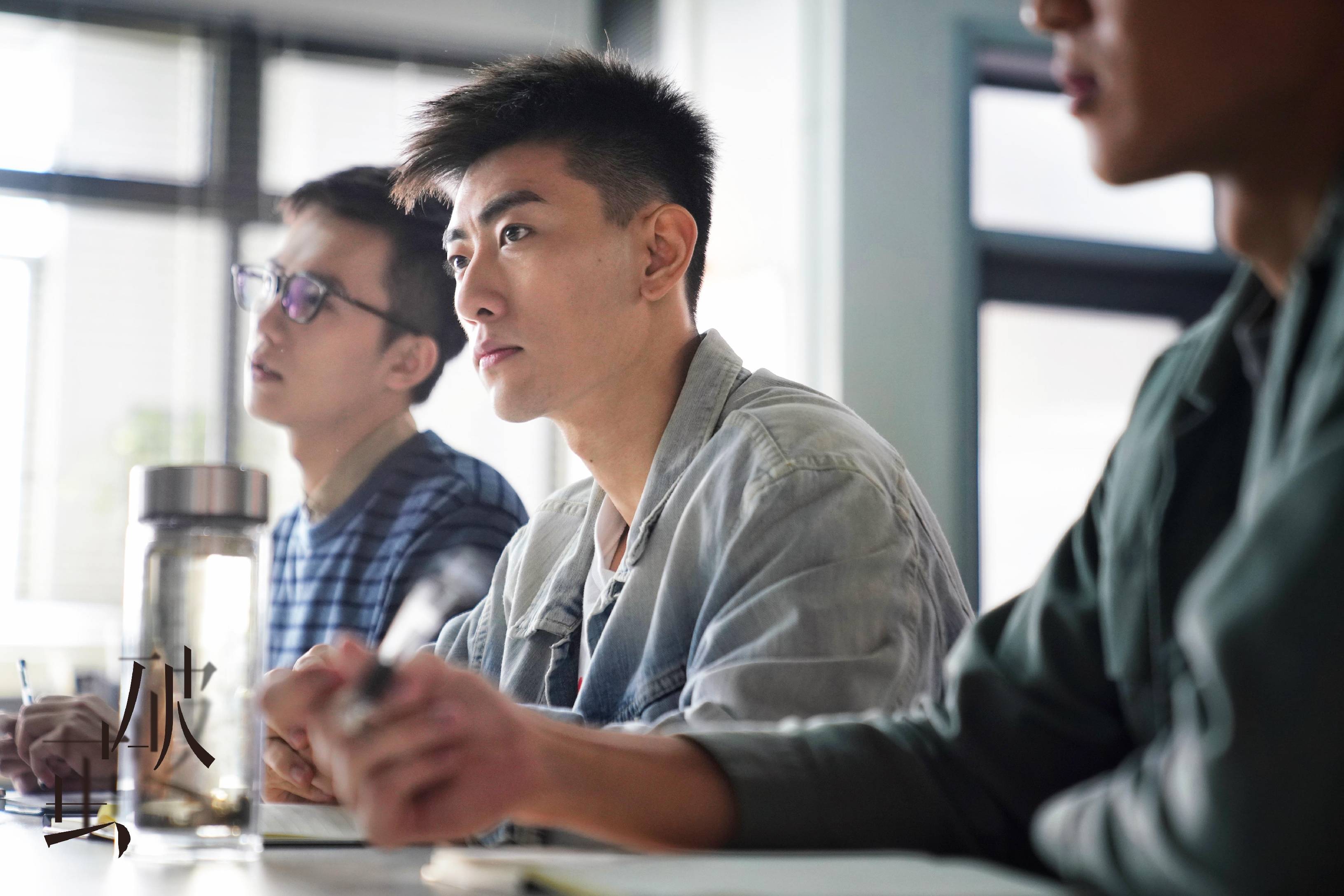 扈天翼新剧《破茧》开播 正义警察再次强势上线_手机搜狐网