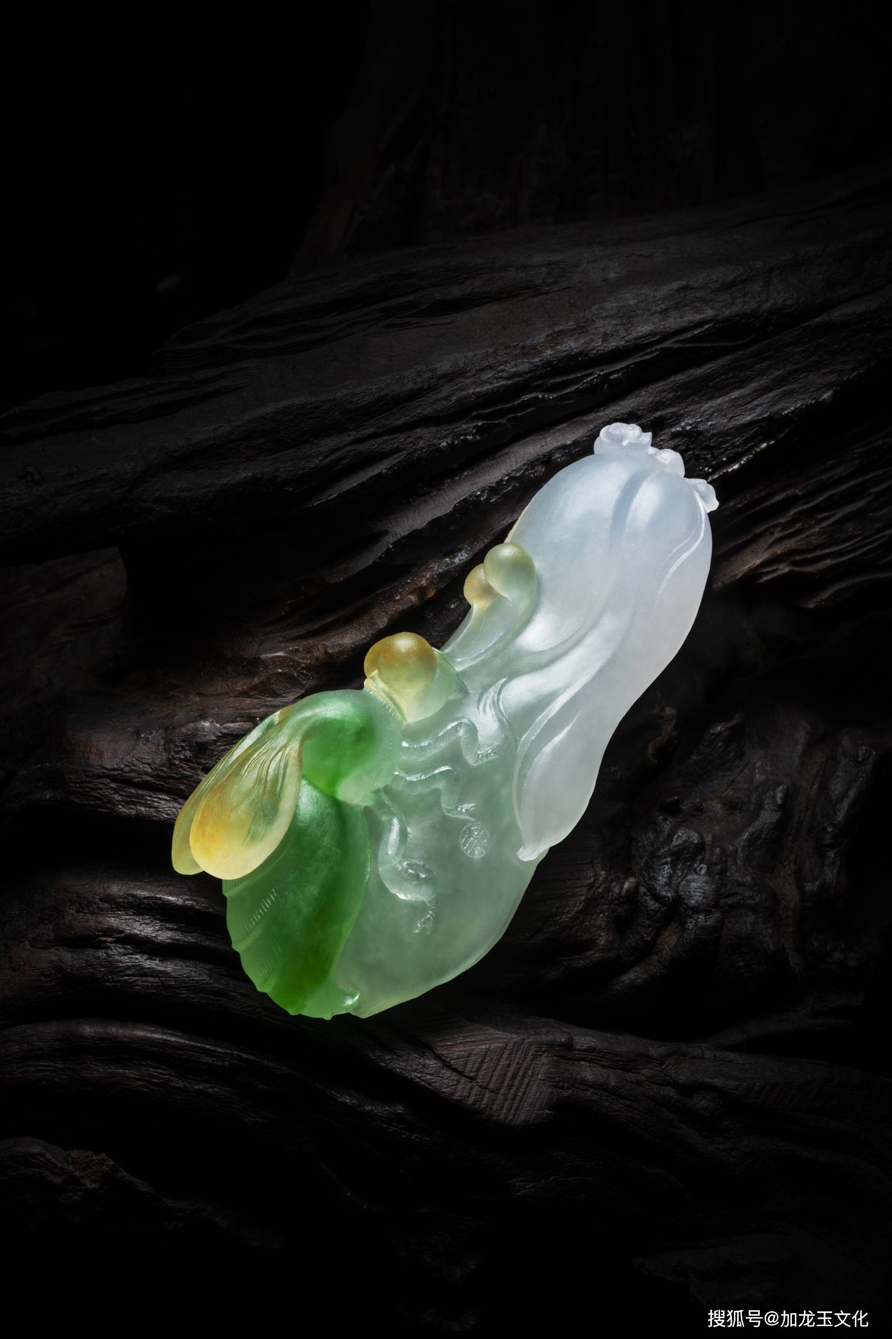 加龙翡翠创作动物作品——《甜蜜百合》_手机搜狐网