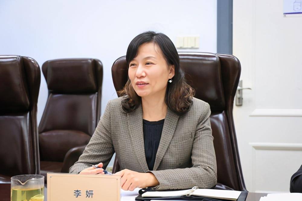 中国教育部留学服务中心领导莅临中英国际学院考察调研