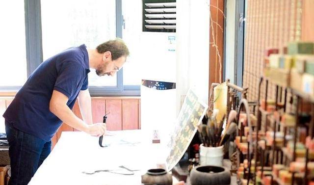 他是意大利人研究中国书法打脸书法大师