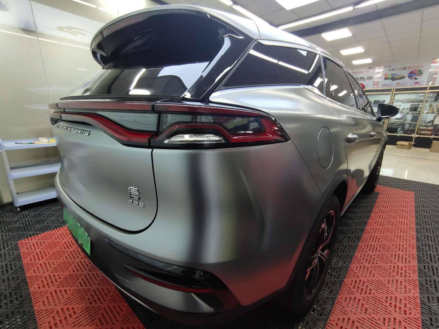 比亚迪唐山脉灰改电光金属钛灰改色作业