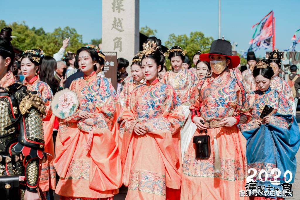 浙江"峨冠博带 衣袂飘飘 找寻第八届西塘汉服文化周里的衣冠盛世