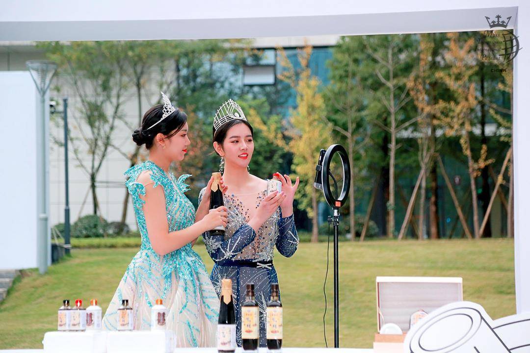 国际旅游小姐数字直播基地暨电商扶贫产业项目在渝启动