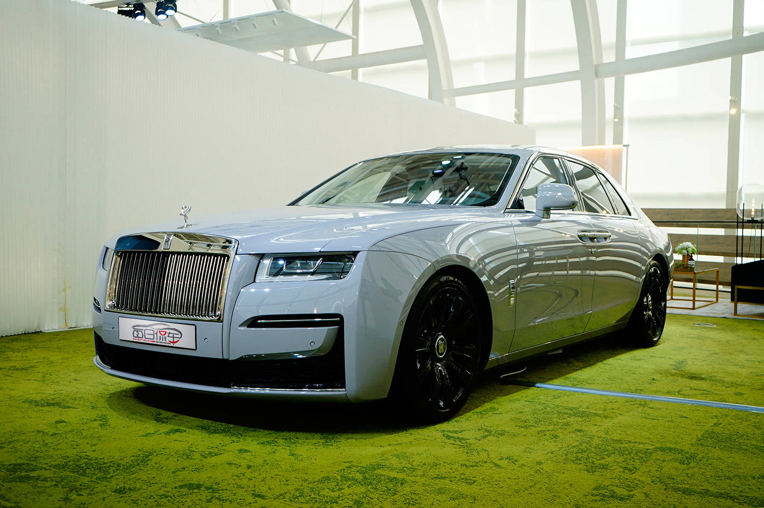 十一年磨剑删繁就简全新一代劳斯莱斯古思特实拍简评