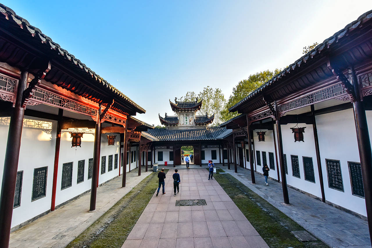 李白的书法作品《上阳台》(复制件)广济寺前的三国赤乌井是采石矶最老