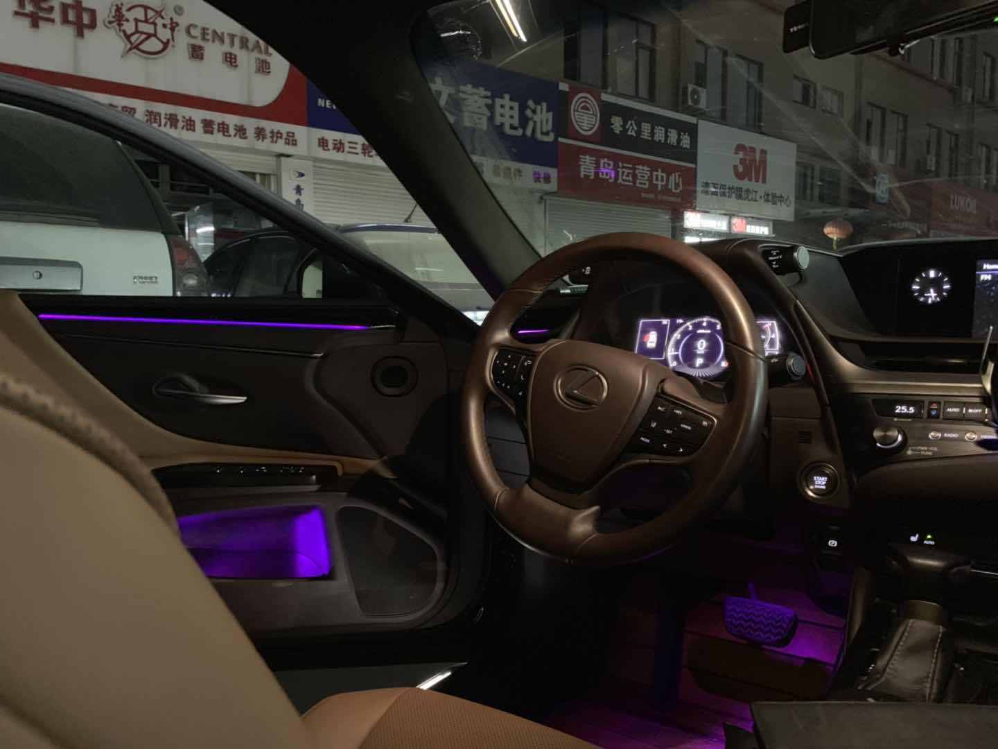 青岛雷克萨斯es加装专车专用多色氛围灯
