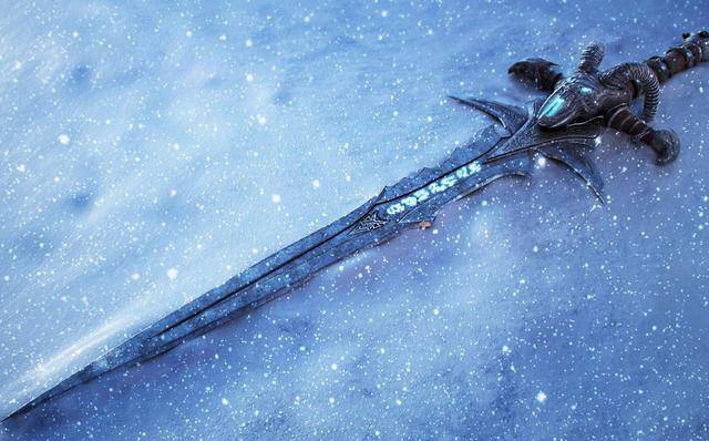 湖女之剑 霜之哀伤?哪款游戏里面的宝剑更符合国内玩家审美?