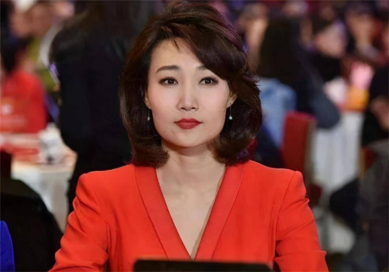 67女人越优秀越剩下央视主持李梓萌43岁仍单身康辉曾帮忙征婚