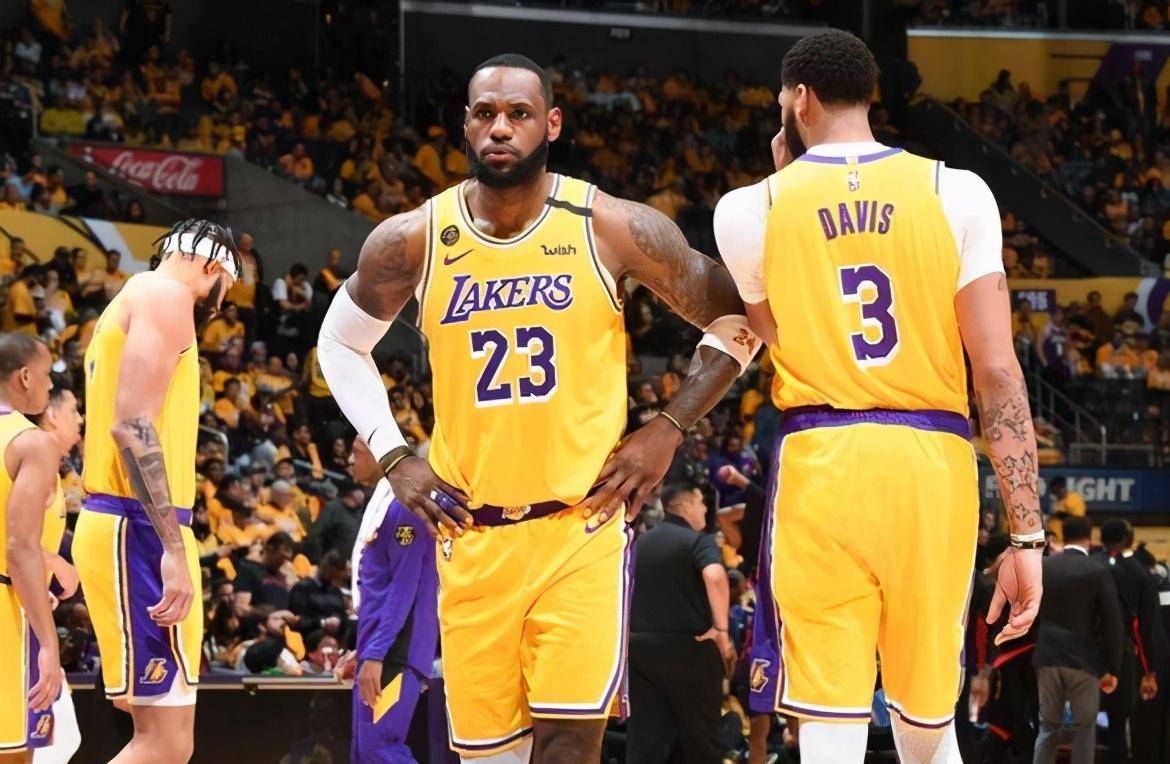 引援还没成后院先起火美媒曝库兹马新动向湖人王朝凭添一道墙