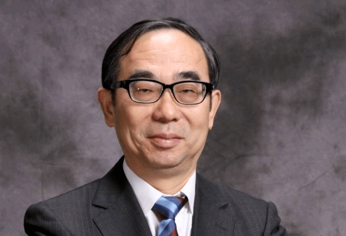 三十年深耕,成就"药神"之名!孙飘扬和他的2335亿身价