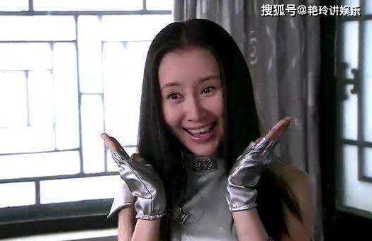 原创还记得魔幻手机的傻妞吗出道多年无绯闻如今胖成蒙娜丽莎