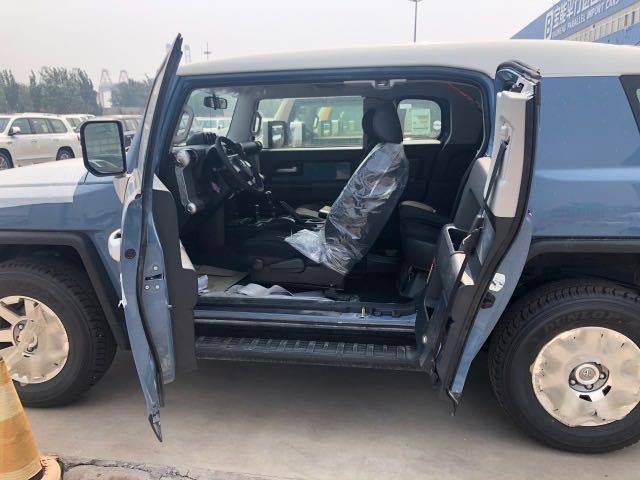 全新一代丰田fj酷路泽意想不到的豪华配置