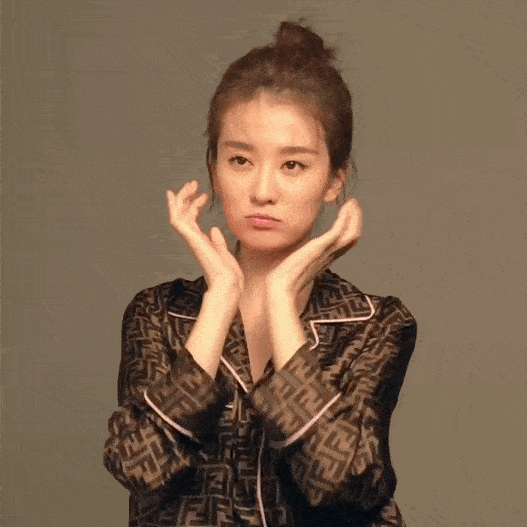 乔欣腿长1米2就是不一样,直接穿"纸板鞋"出门,一般人不敢学