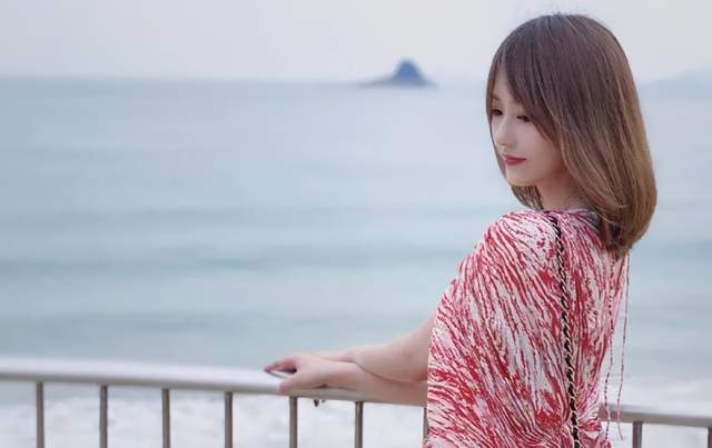 篮球美女主播小楠晒自拍,球迷感叹好久没见,再见要等nba开赛