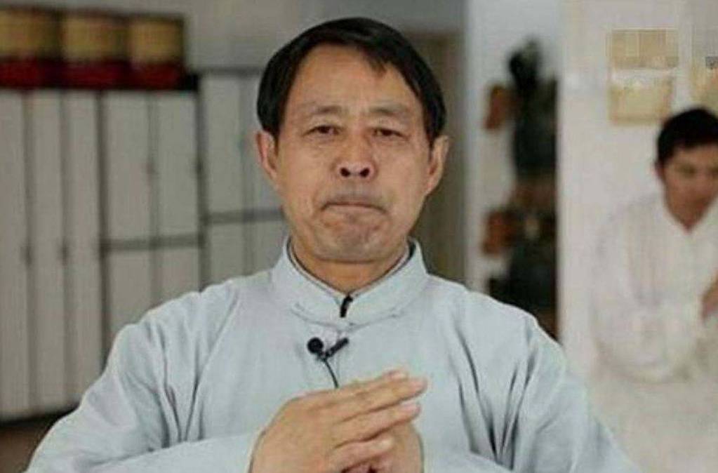 火遍全网的马老师只会扮丑?如果你信了,那你才是最笨的那一个!