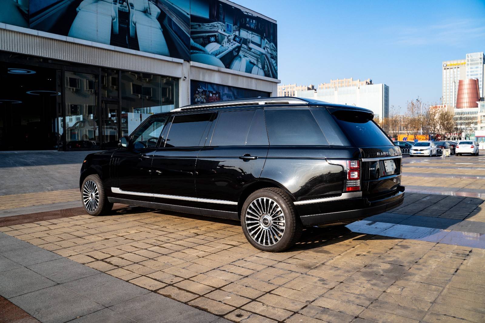 全新路虎揽胜创世加长版 改装性能诚信销售