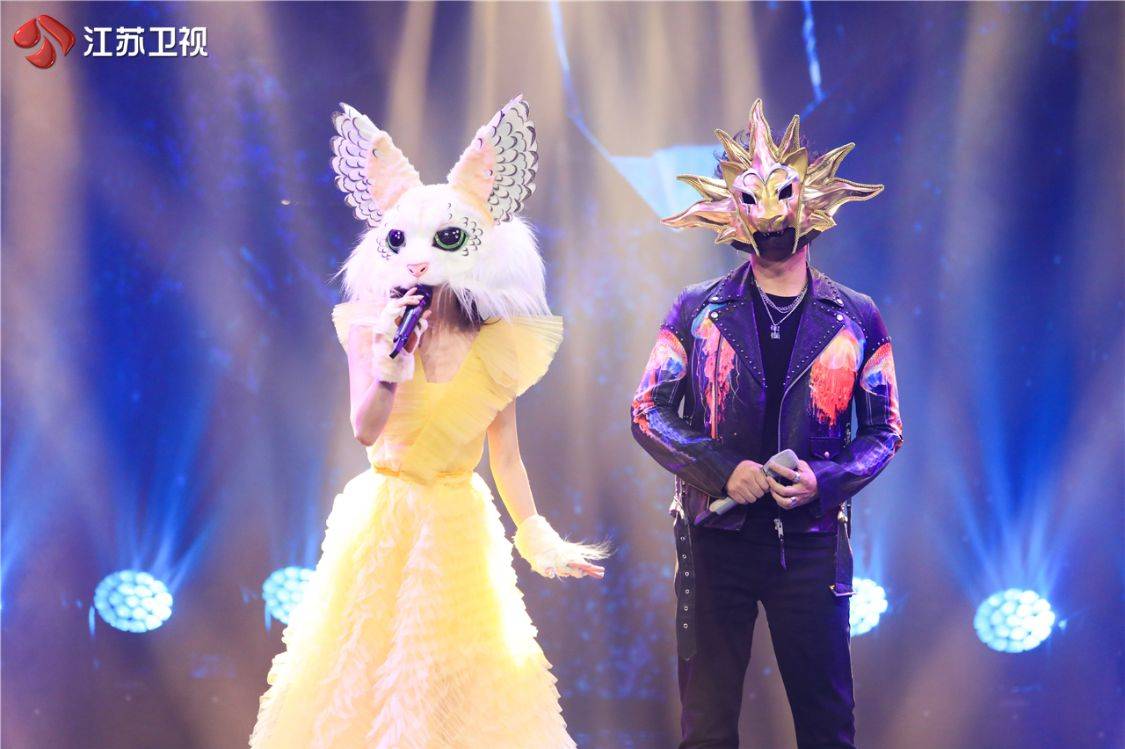 惊险,"老鼠大人要上进"则袒露了自己的心声,作为一个偶像实力派歌手