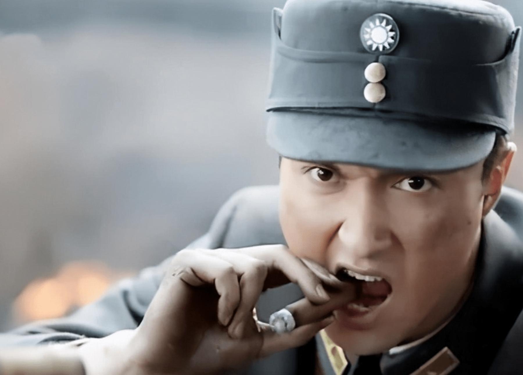 原创亮剑3不能忍喷发胶抽雪茄护士紧身裙怀念15年前李云龙