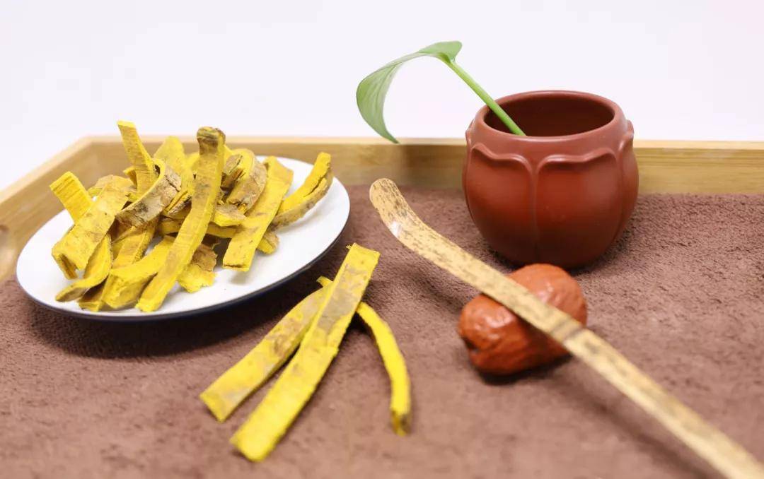 黄柏,知母【生活小妙方】今天给大家推荐一款"肉桂知柏饮".