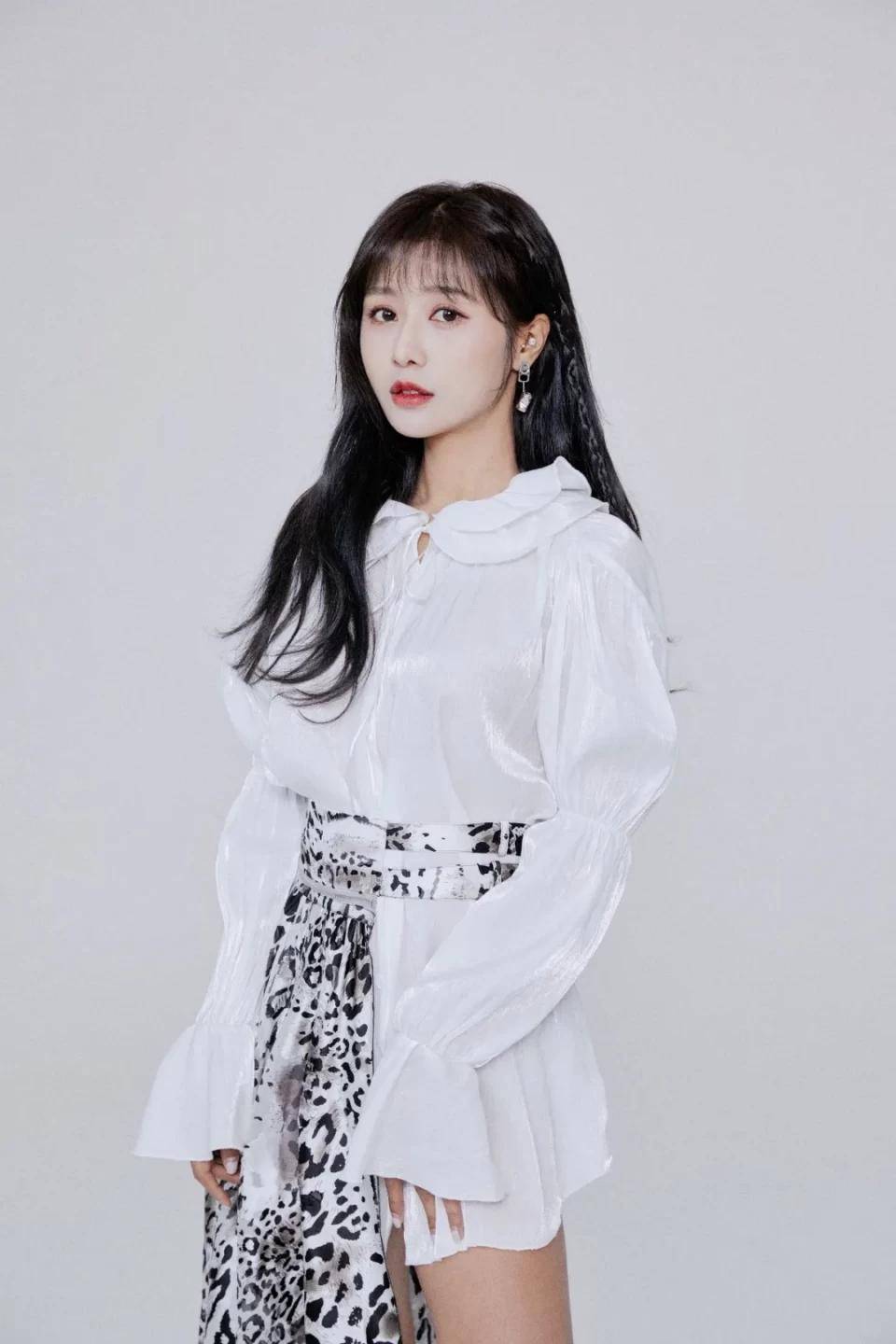 观察|光鲜女主播背后:施南用《青春创世纪》说给你听