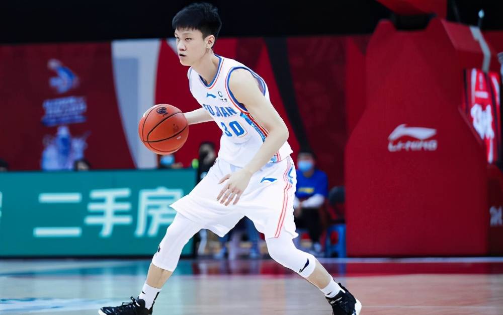 徐铭智转会至福建中华鲟2.