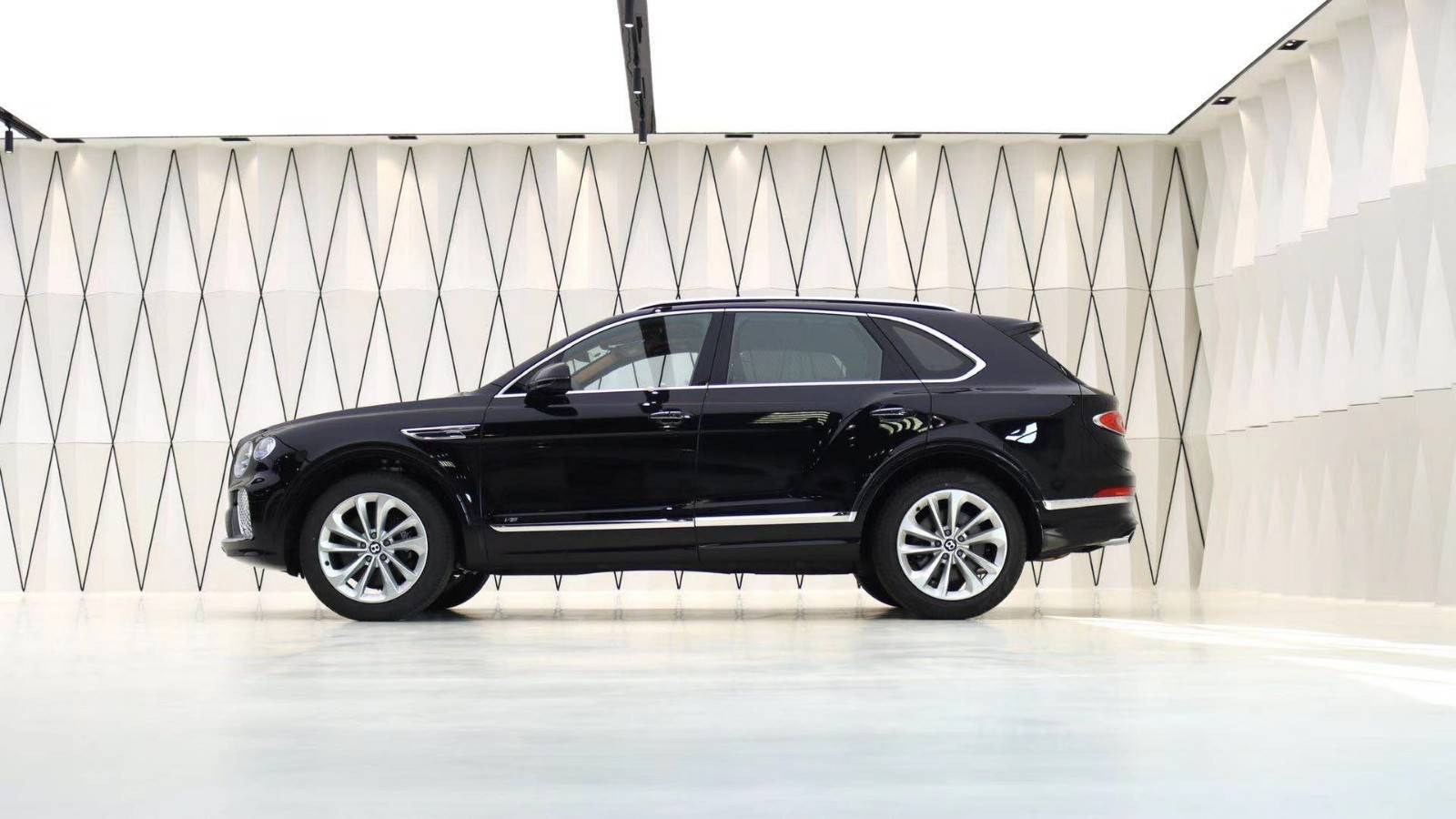 2020款宾利添越 港口现车促巨惠特价超值购