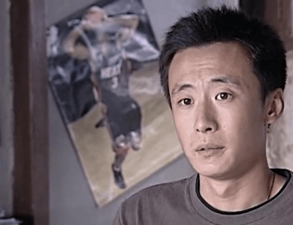 还记得《魔幻手机》里的陆小千吗?他现在长这样_李滨