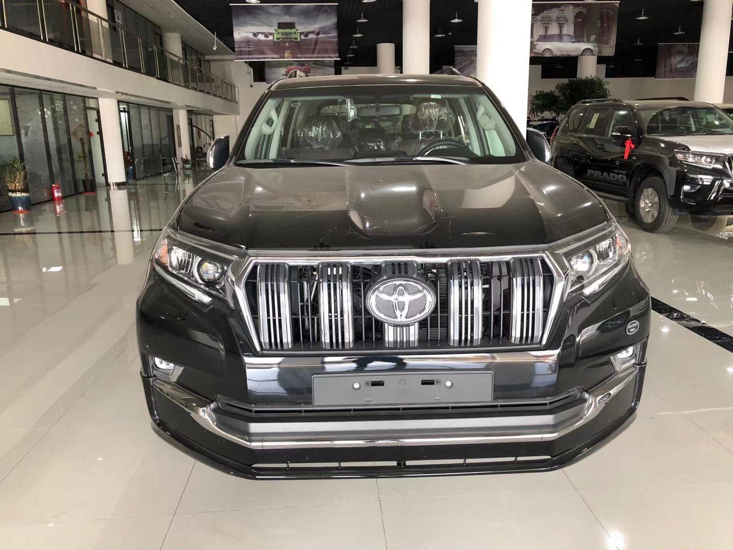 2020款丰田霸道4000 爬山上坡动力更加充沛