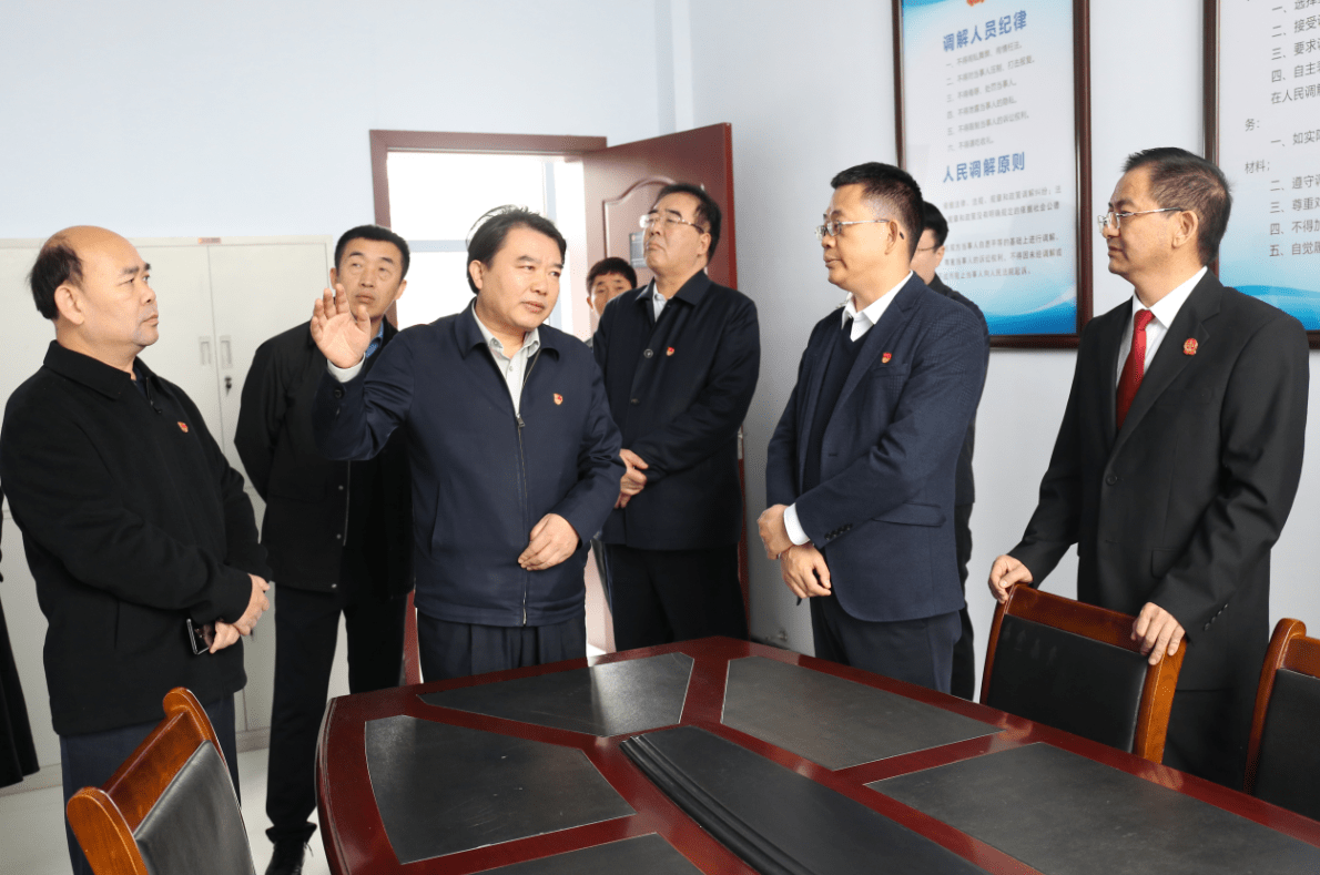 河南省三门峡市市委常委政法委书记李长治深入渑池法院仰韶法庭调研