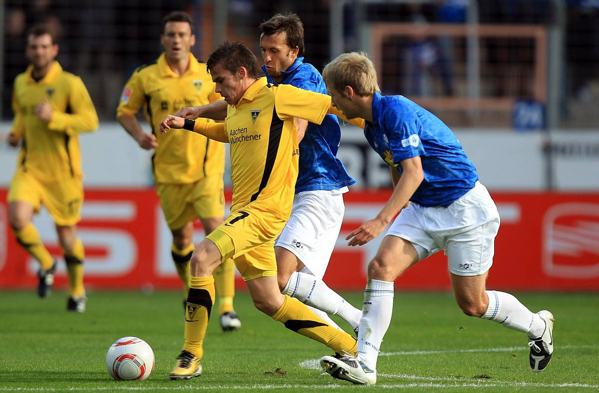 原创维尔茨堡攻强防弱汉堡防守有待提升菲尔特能否拿下四连胜