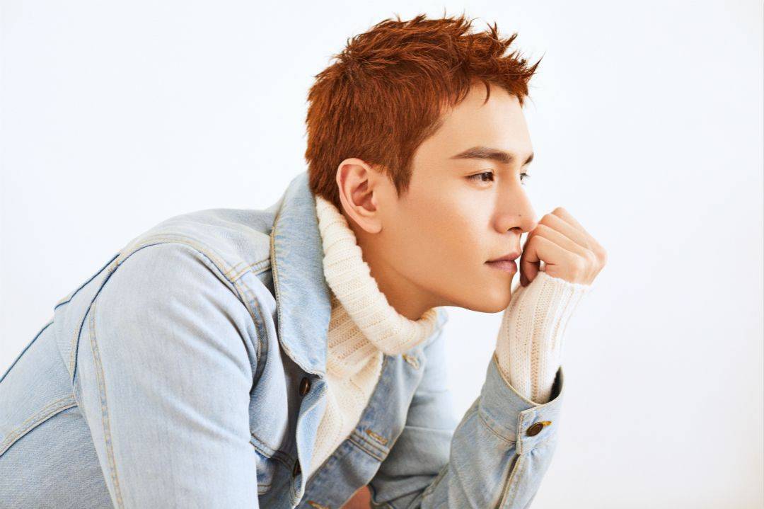 成名之前没戏可拍,靠着妻子卖名牌包补贴家用,现却成为"大众男神"!