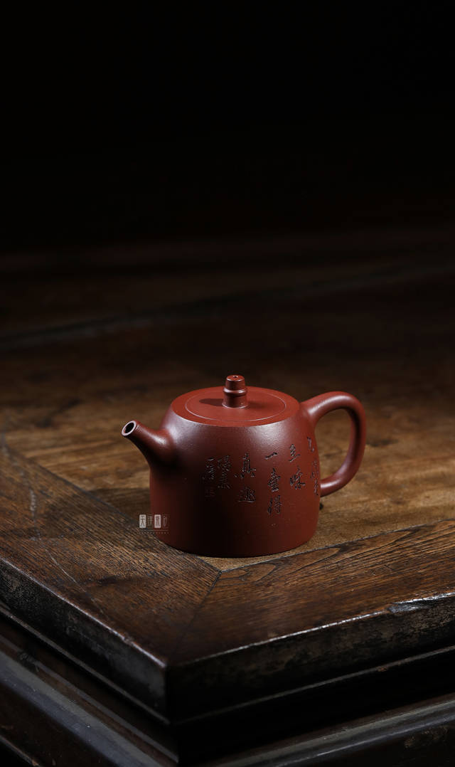 欣赏紫砂陶刻名家钱一清作品汉铎壶