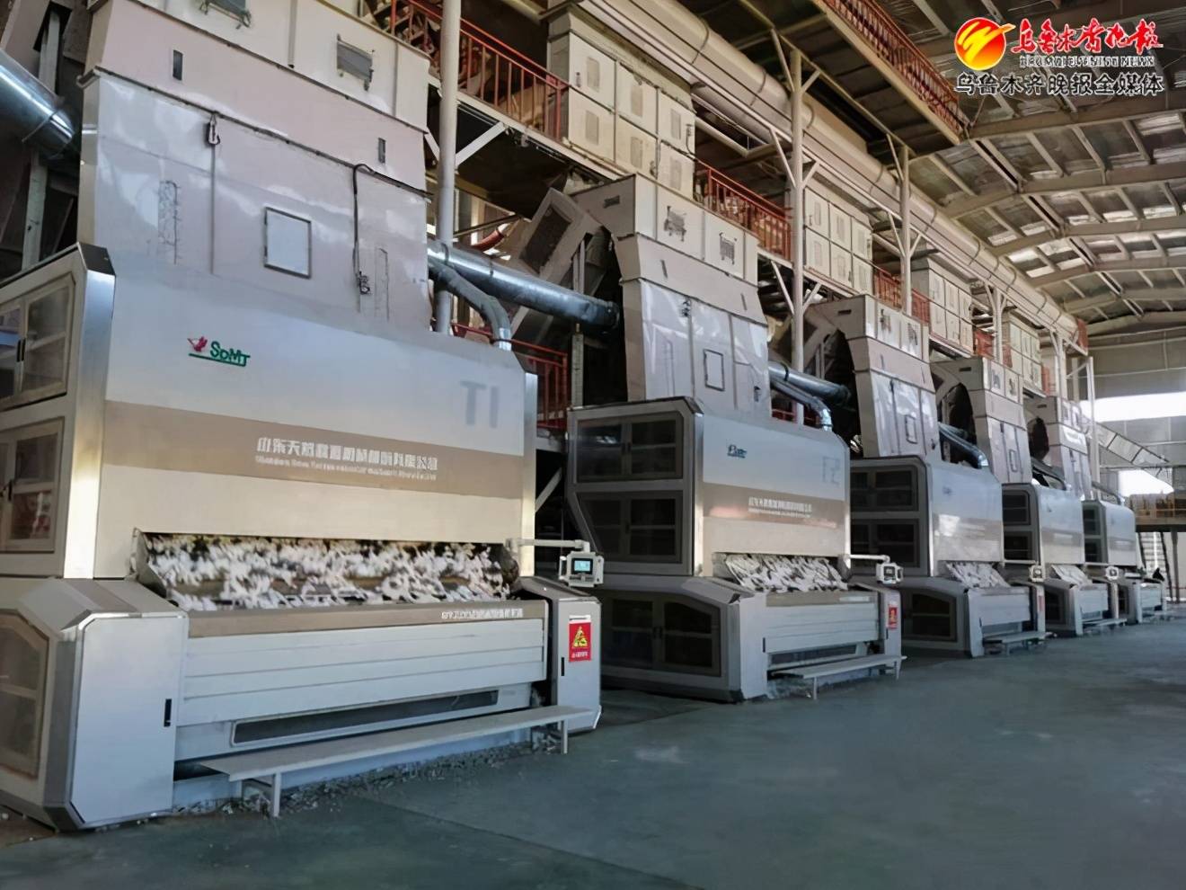 国产智能轧花60包机采棉生产线在新疆试产成功