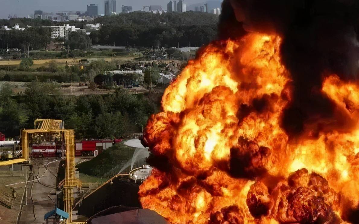 的方式进行,而是爆燃,这种方式的爆炸没有tnt爆炸那样的高速冲击波,但