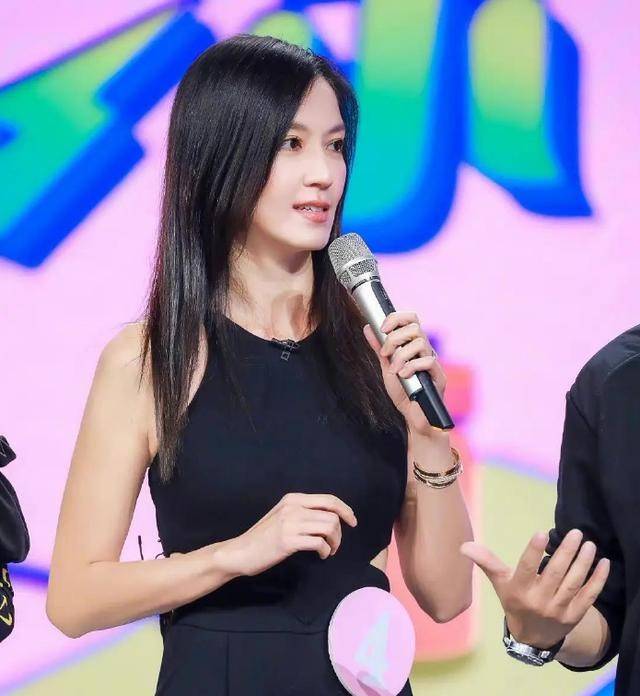 45岁林熙蕾自信秀皱纹正视性感人设谢绝参加浪姐2