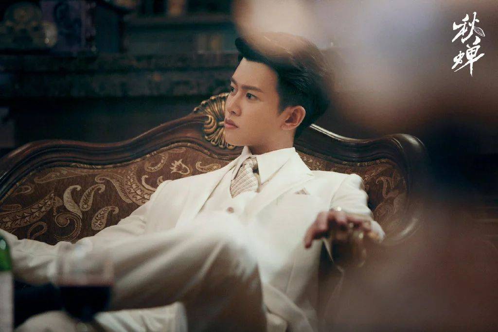 任嘉伦壁纸你是前世未止的心跳你是来生胸前的记号